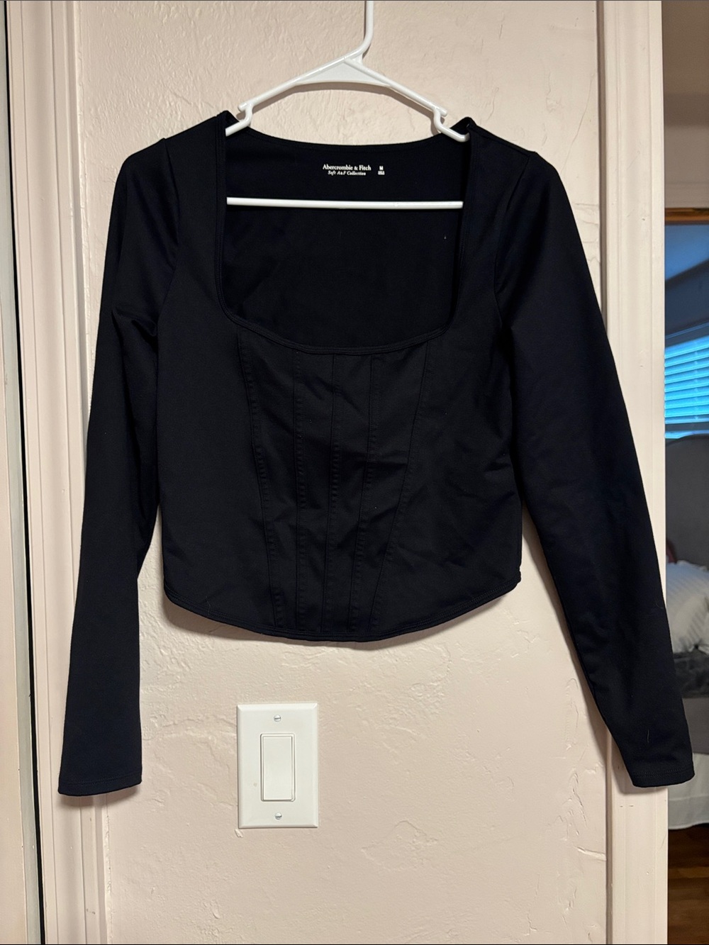 Abercrombie & Fitch Black Long-Sleeve Square-Neck Crop Top
